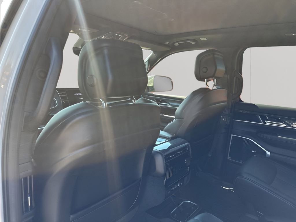 Used 2022 Jeep Wagoneer Series III w/ Premium Group I image 20