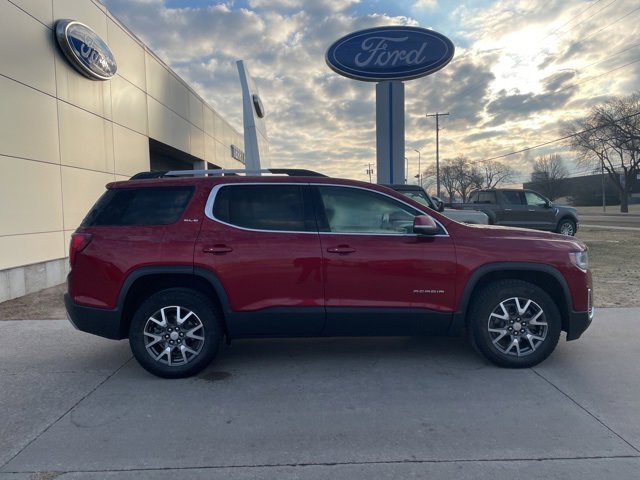 Used 2023 GMC Acadia SLE image 17