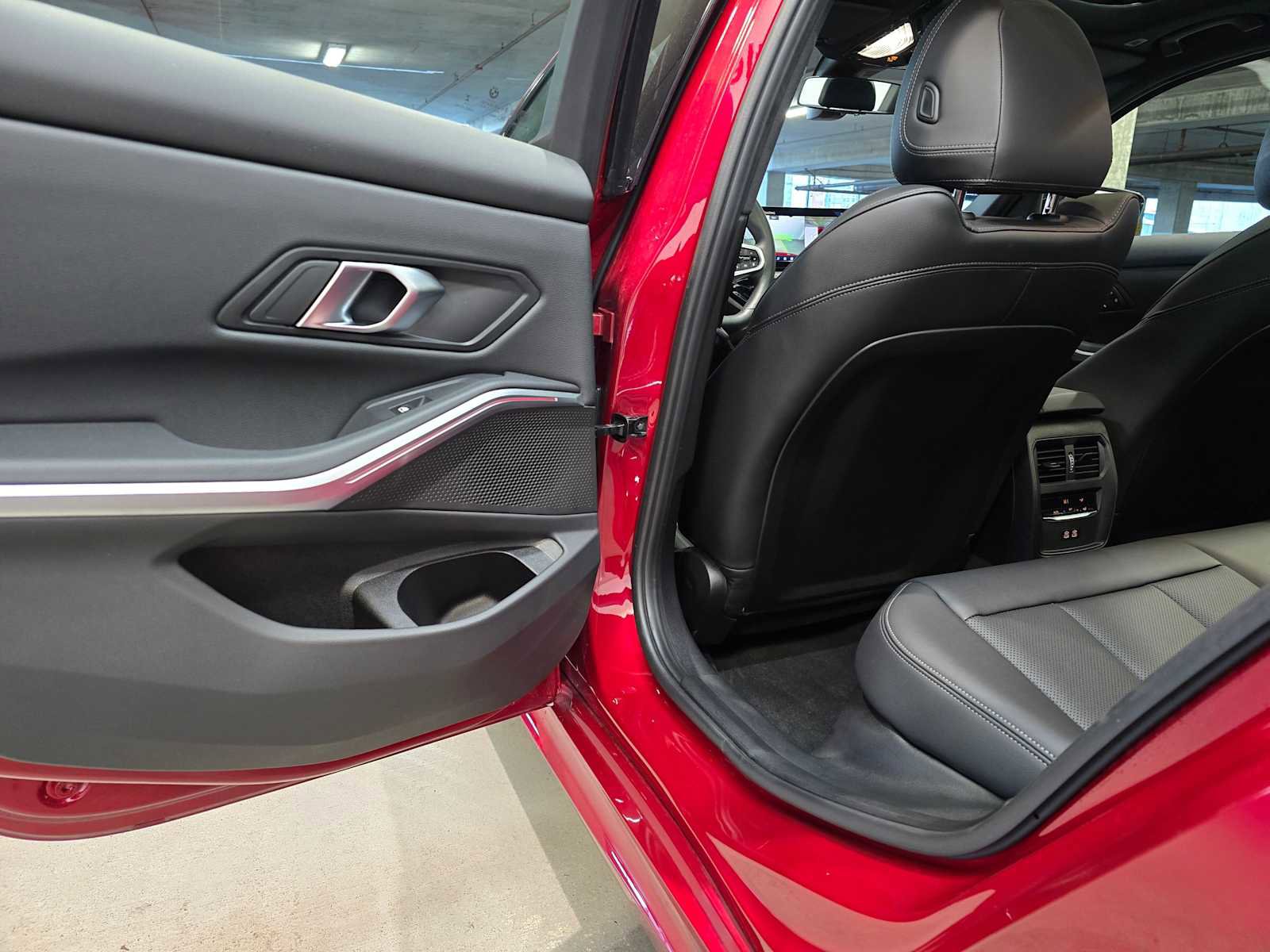 Used 2025 BMW 330i xDrive 330i xDrive w/ M Sport Package image 26