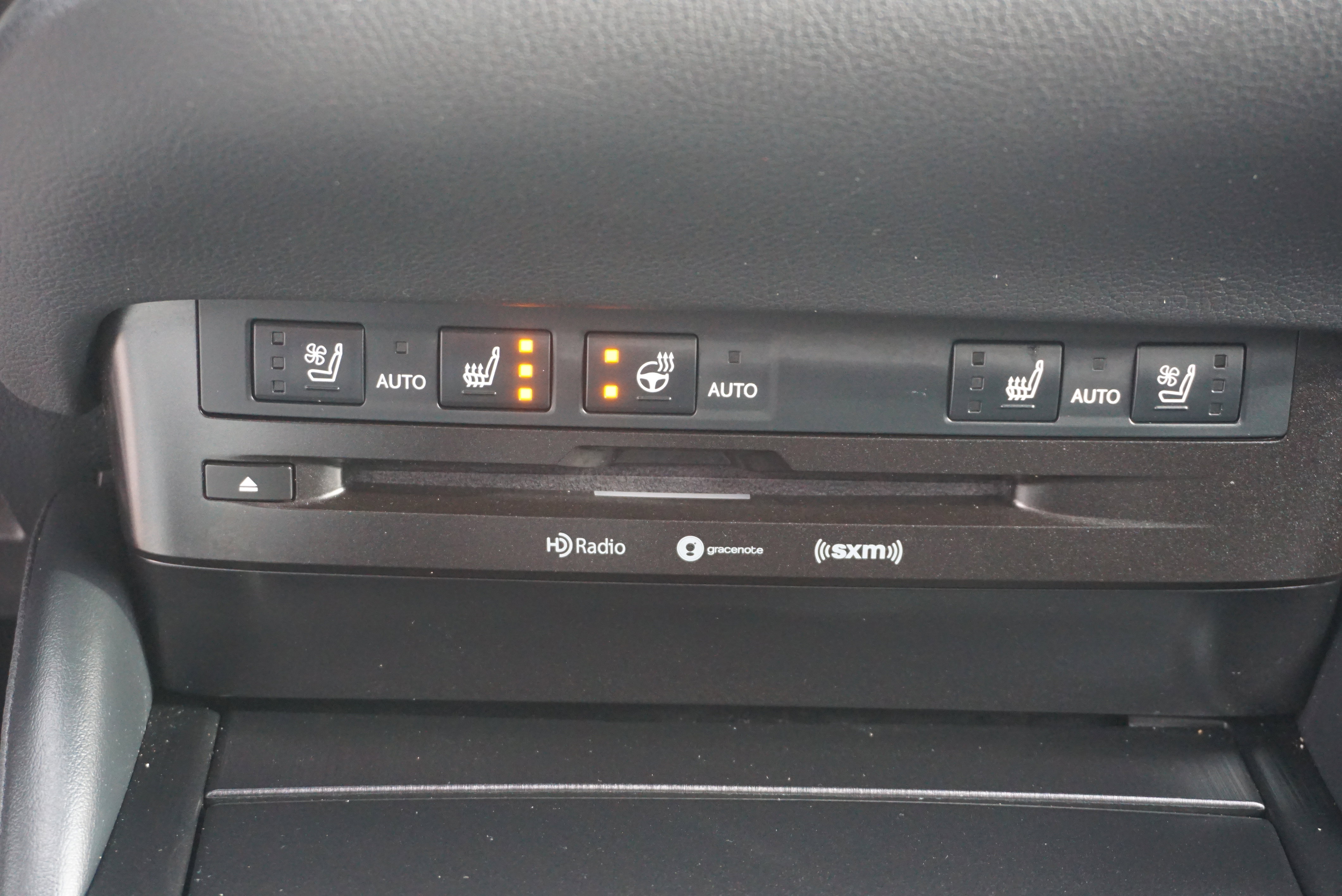 Used 2021 Lexus ES 300h w/ Premium Package image 15