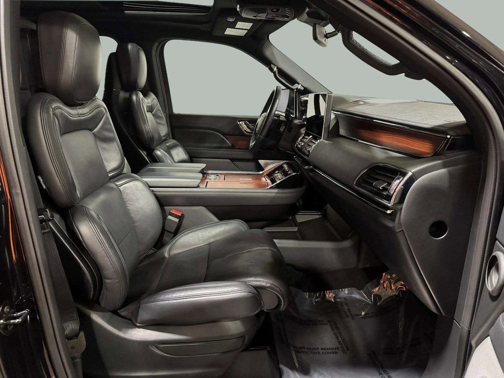 Used 2023 Lincoln Navigator Reserve image 29