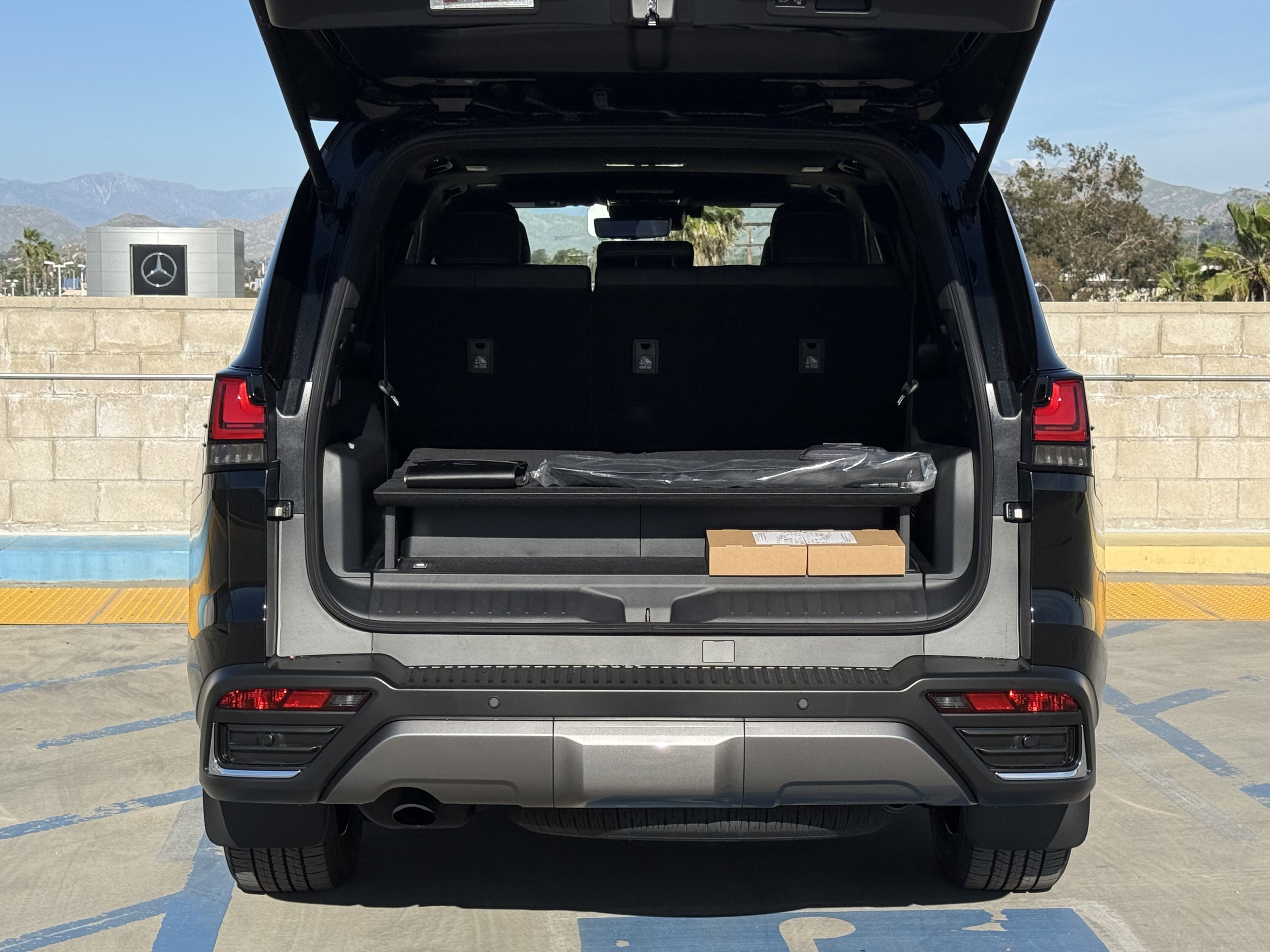 New 2026 Lexus LX 700h Luxury image 13