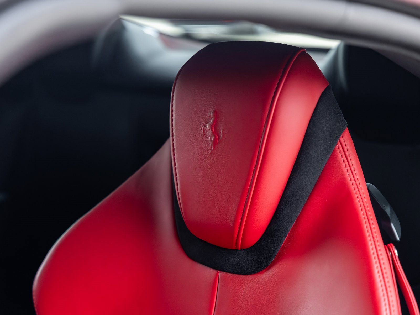 Used 2024 Ferrari Roma Spider image 32