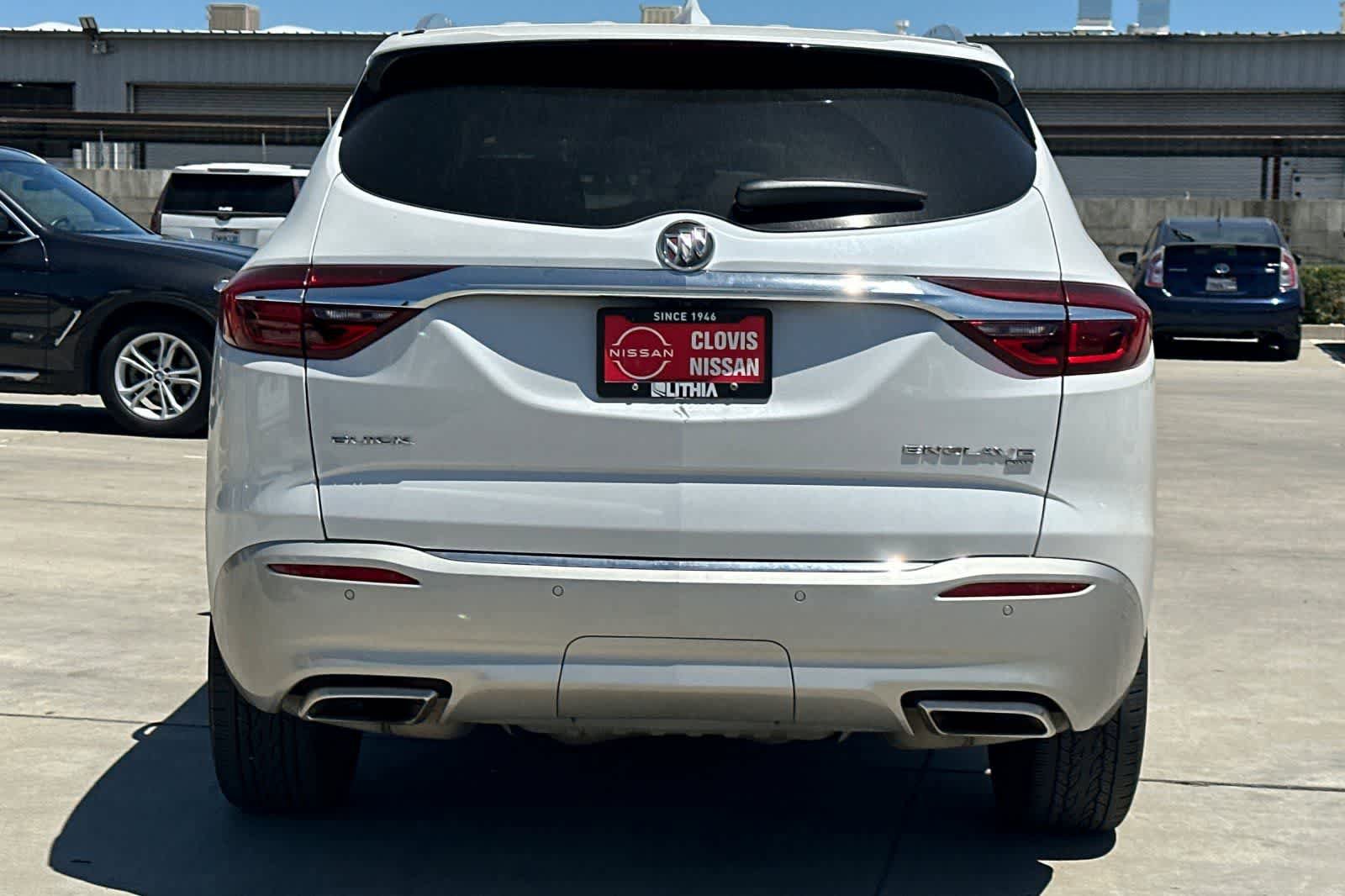 Used 2018 Buick Enclave Avenir w/ Avenir Technology Package AWD/4WD image 8