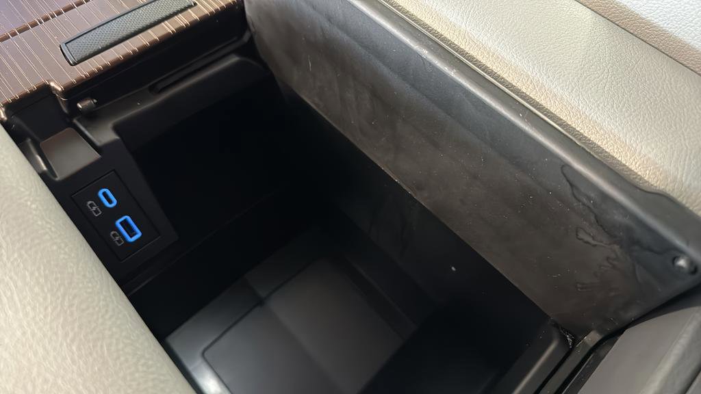 Used 2023 Toyota Sienna XLE w/ XLE Plus Package image 34