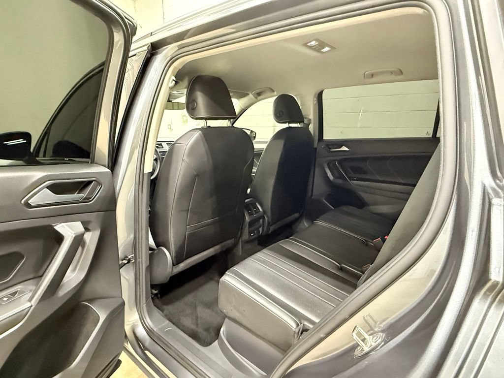 Used 2022 Volkswagen Tiguan SE AWD/4WD image 25