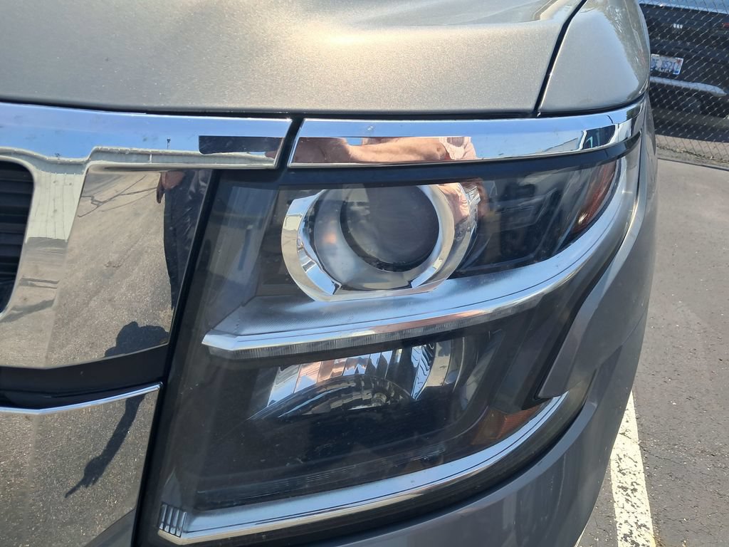 Used 2018 Chevrolet Tahoe LT w/ Luxury Package AWD/4WD image 11