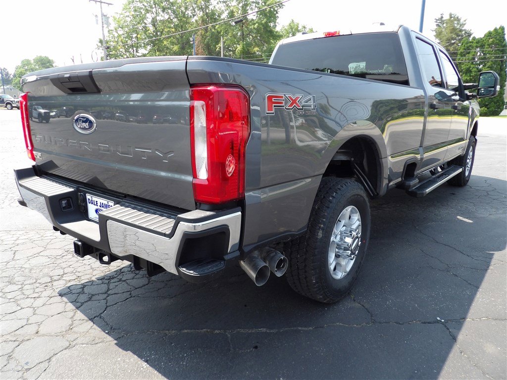 New 2025 Ford F350 XLT w/ FX4 Off-Road Package image 10