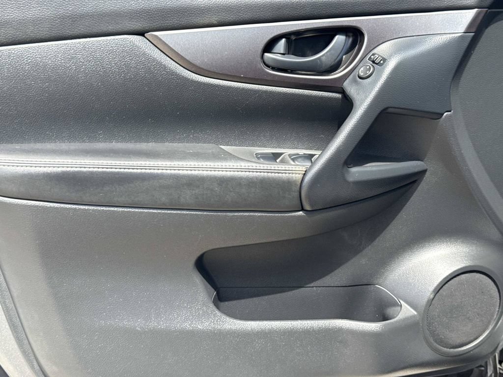 Certified 2021 Nissan Rogue Sport S FWD image 17