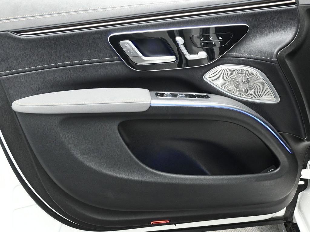 Used 2023 Mercedes-Benz EQS 580 4MATIC SUV image 10