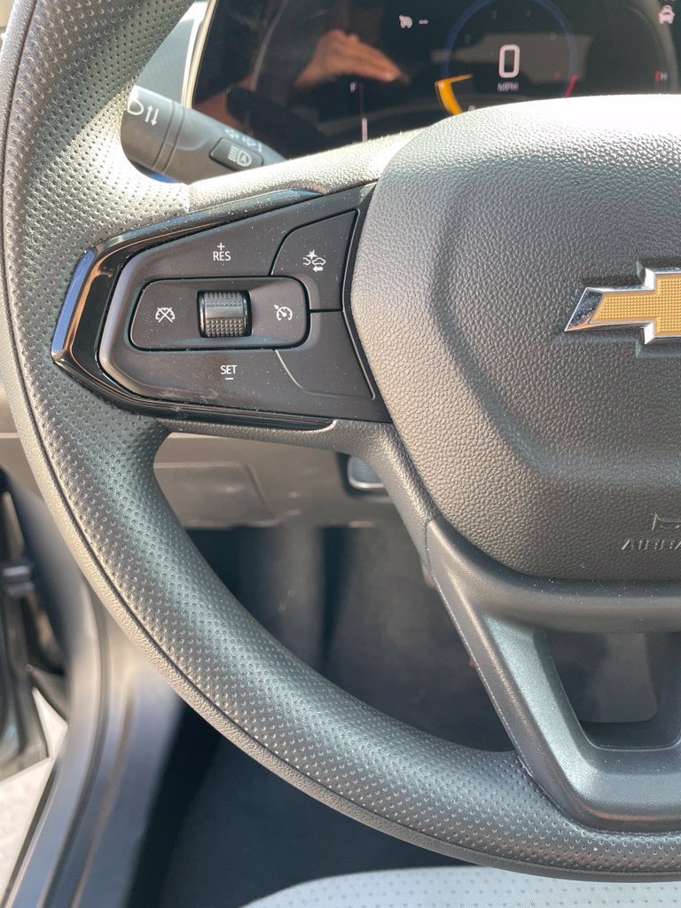 Used 2025 Chevrolet Trax LT FWD image 15