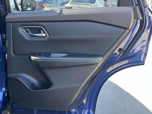 Used 2021 Nissan Rogue Platinum image 24