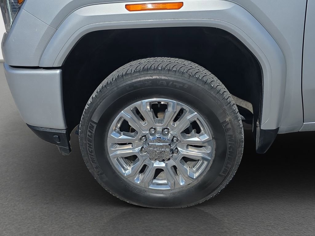 Used 2023 GMC Sierra 3500 Denali AWD/4WD image 4