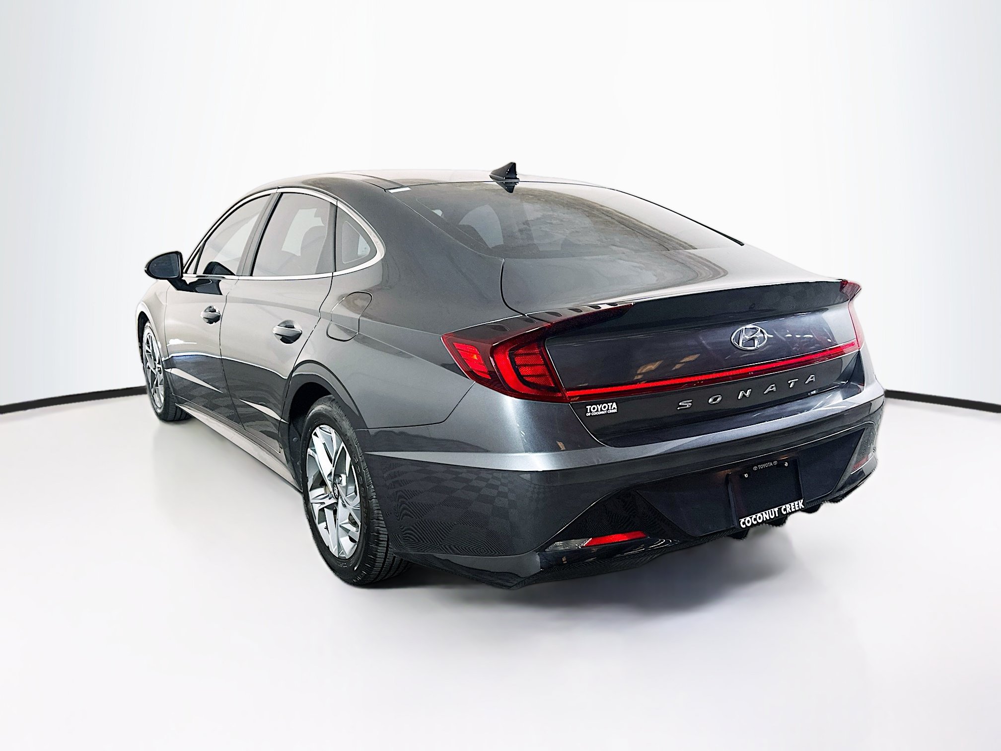 Used 2023 Hyundai Sonata SEL w/ Convenience Package FWD image 5