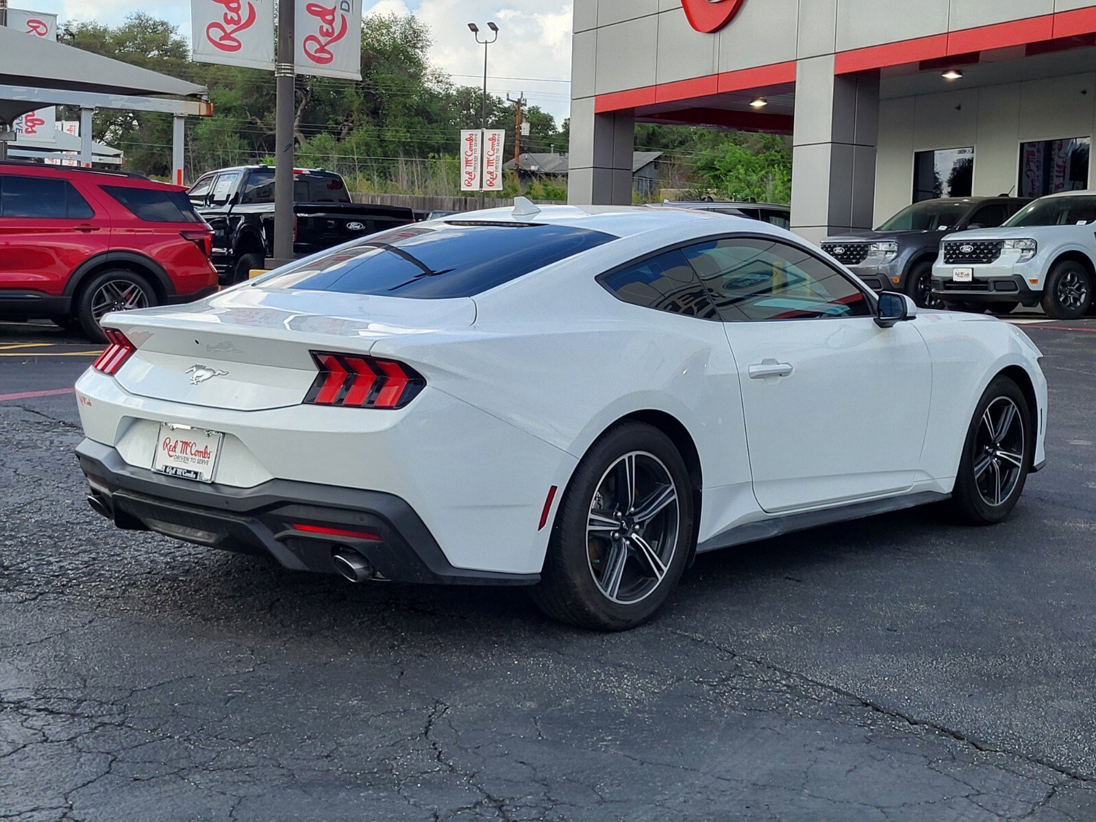 Certified 2025 Ford Mustang Coupe RWD image 4