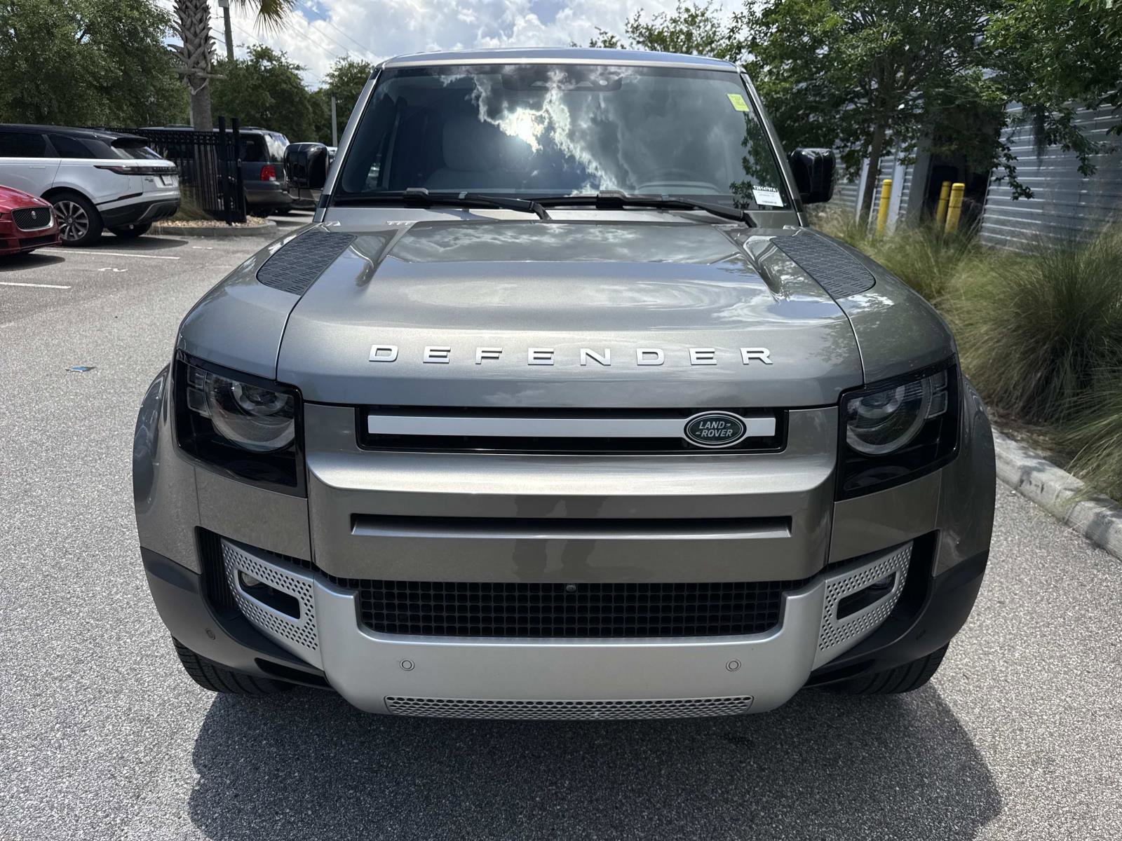 Used 2025 Land Rover Defender 110 S AWD/4WD image 8