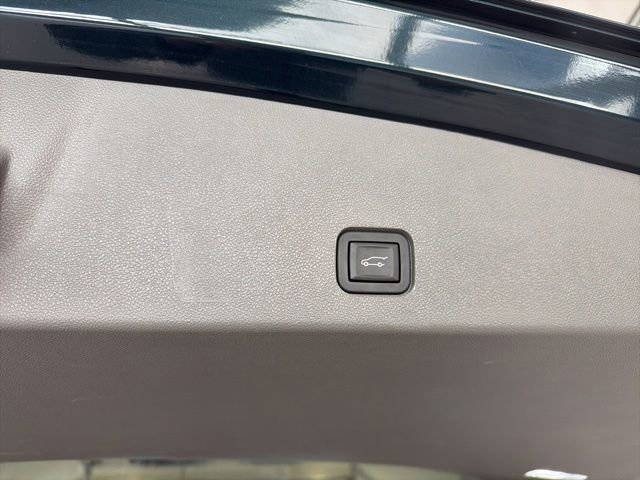 Used 2024 Cadillac XT6 Premium Luxury w/ LPO, Floor Liner Package AWD/4WD image 20