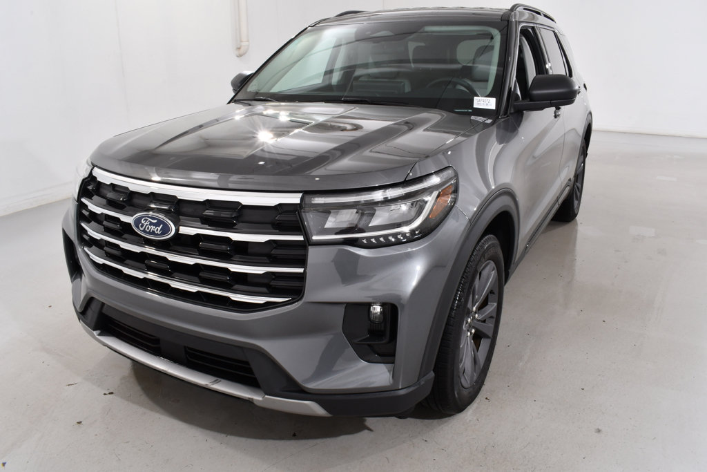 Used 2026 Ford Explorer Active w/ Active Comfort Package AWD/4WD image 2