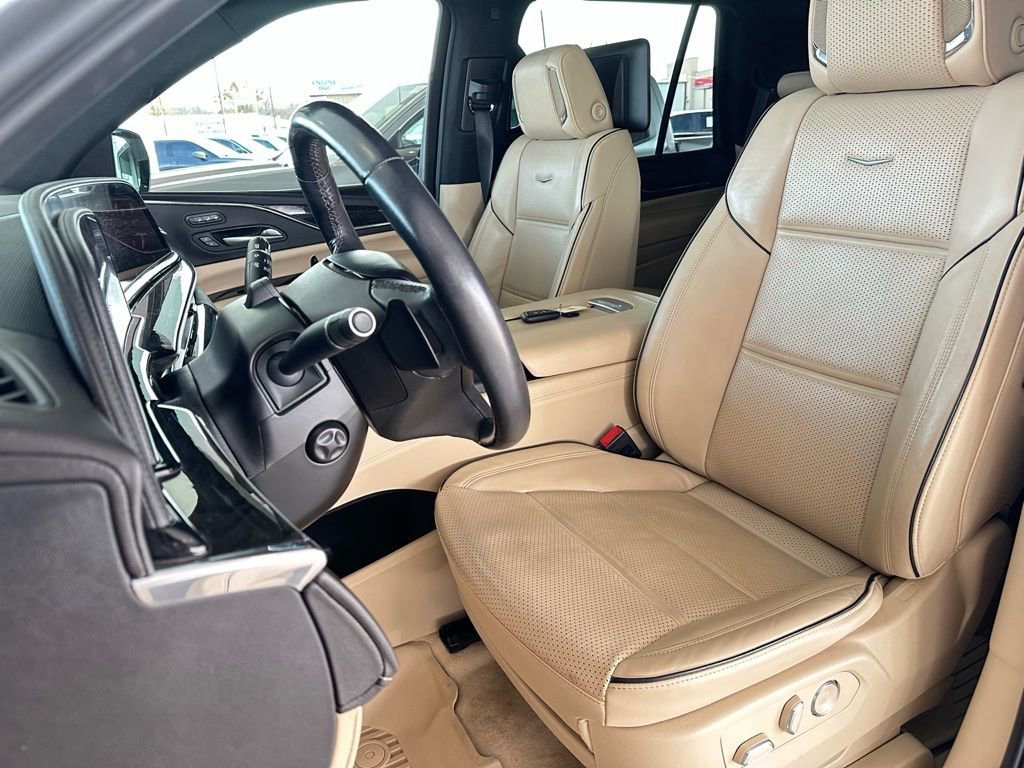 Used 2024 Cadillac Escalade Premium Luxury image 15