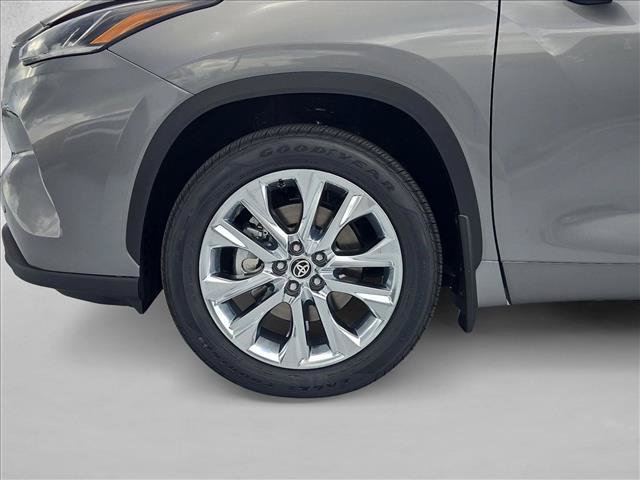 New 2026 Toyota Highlander Limited AWD/4WD image 10