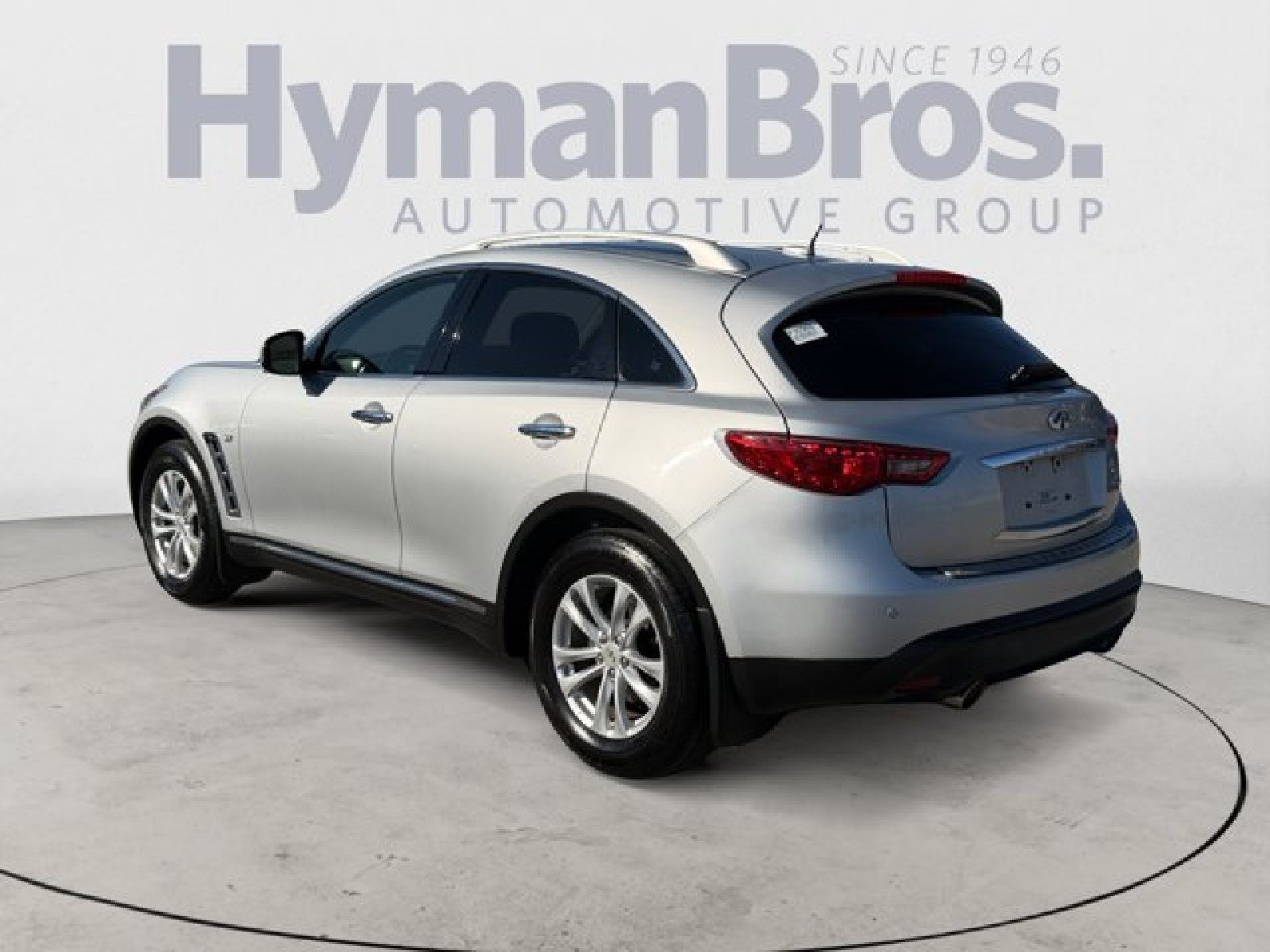 Used 2017 INFINITI QX70 AWD w/ Premium Package image 5