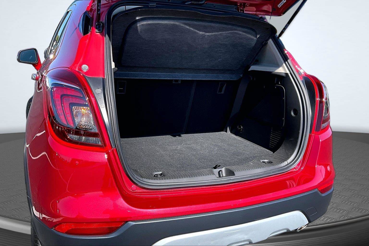 Used 2019 Buick Encore Sport Touring w/ Safety Package FWD image 5