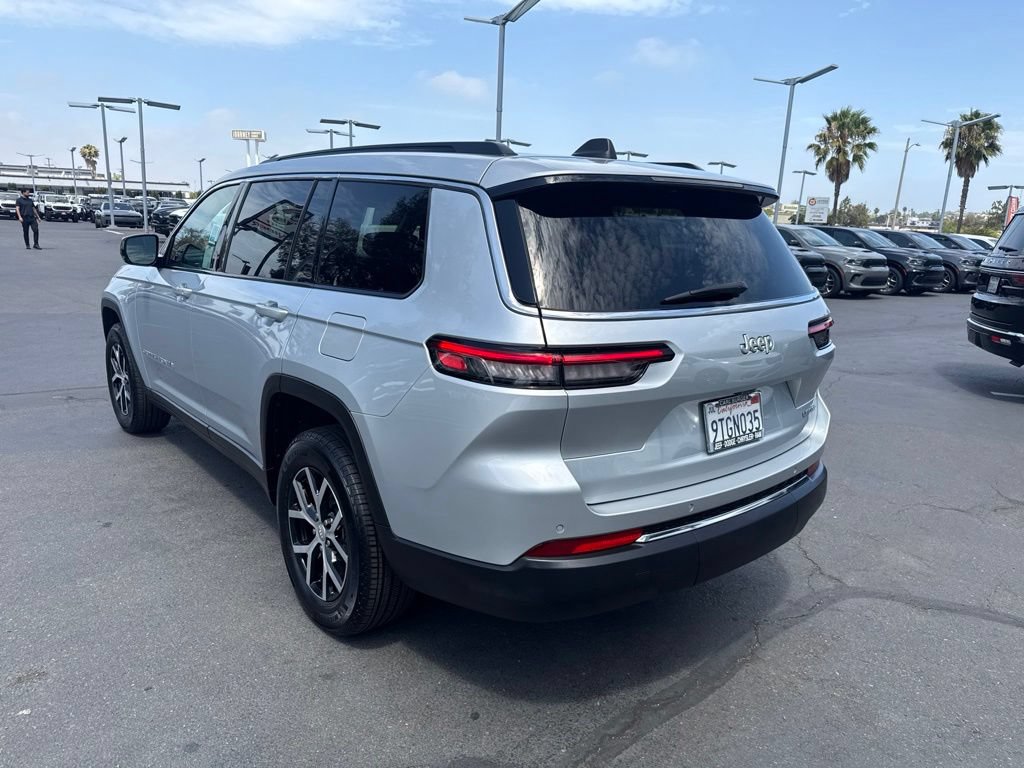 Used 2025 Jeep Grand Cherokee L Limited RWD image 5