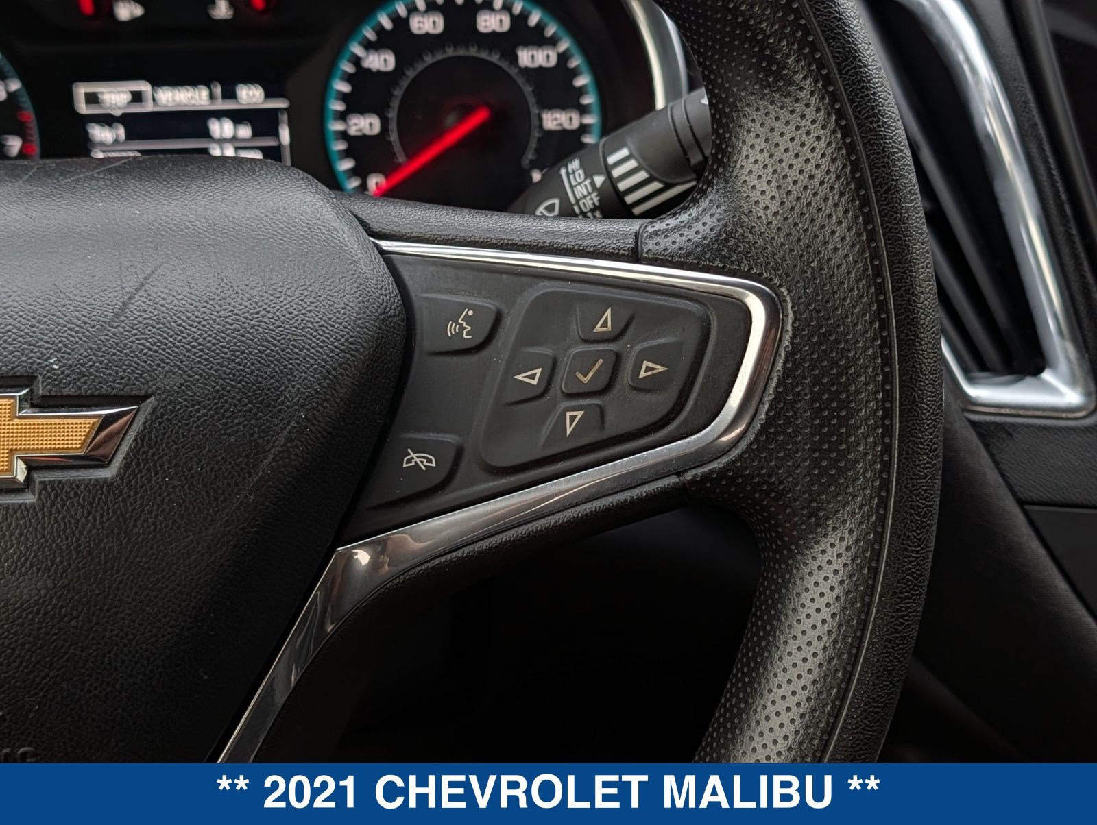 Used 2021 Chevrolet Malibu LT FWD image 25