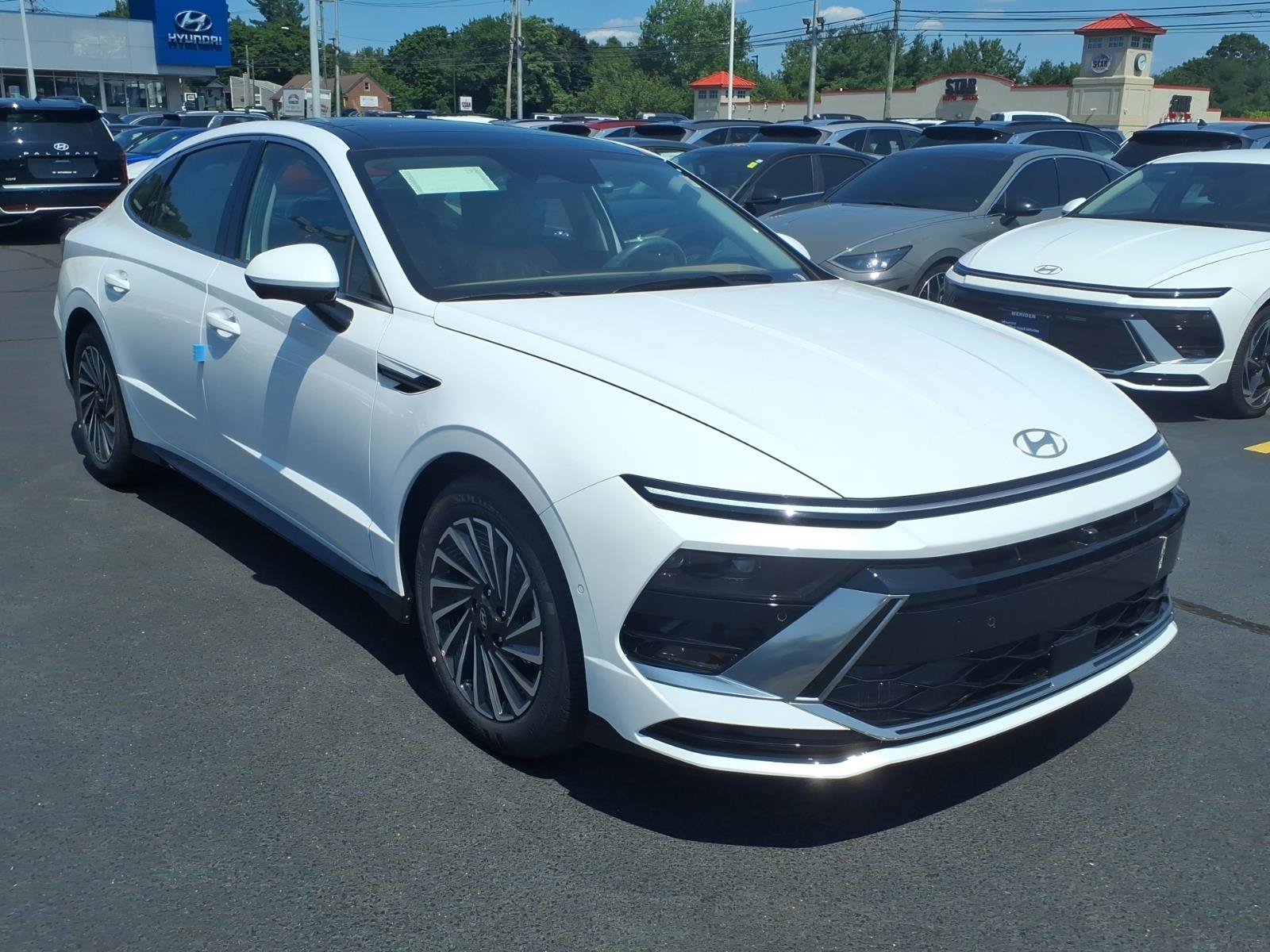 New 2026 Hyundai Sonata Limited FWD image 3