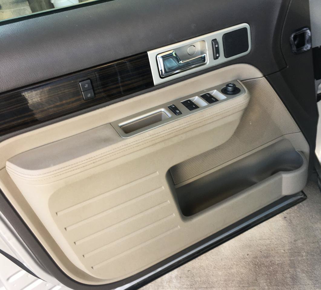 Used 2010 Lincoln MKX 2WD image 9