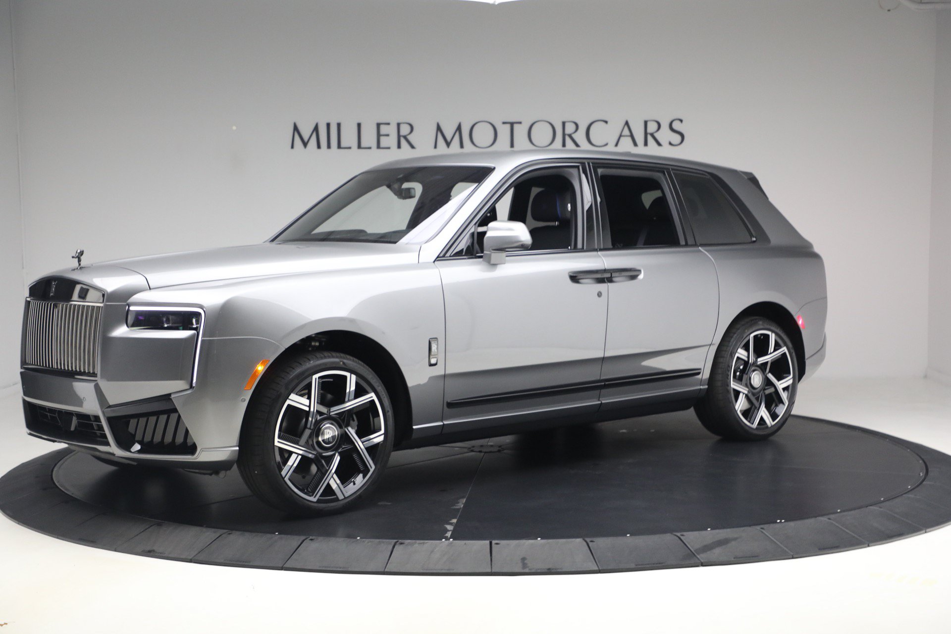 New 2027 Rolls-Royce Cullinan Black Badge AWD/4WD image 5