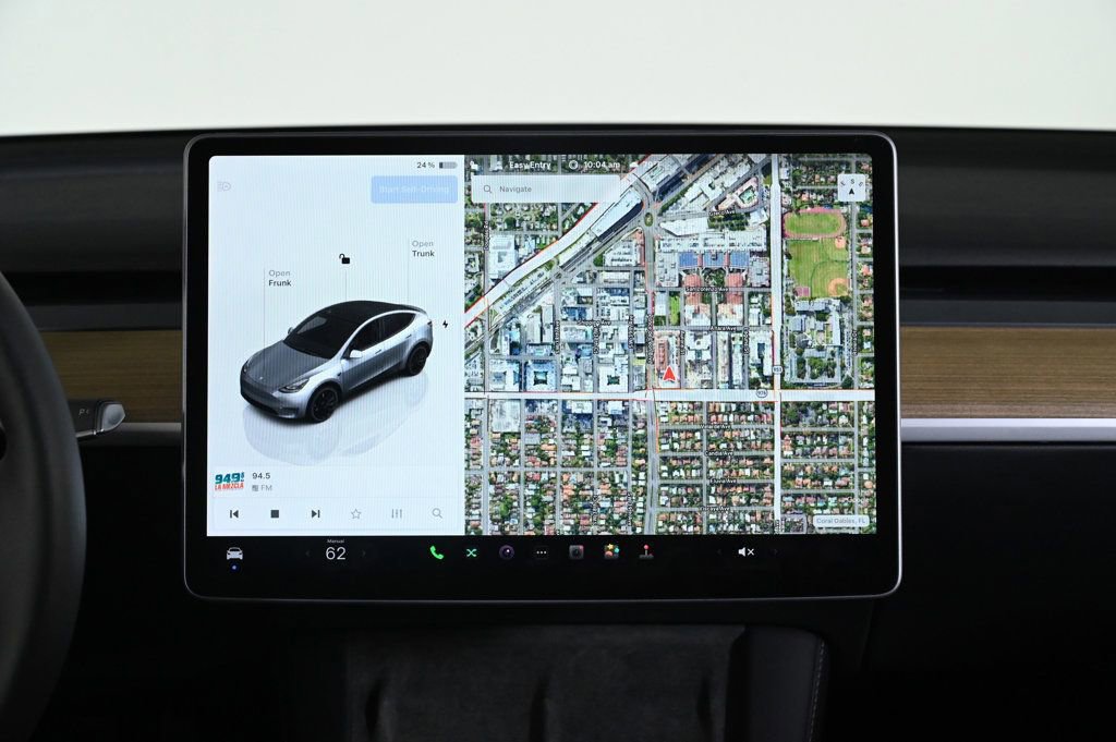 Used 2024 Tesla Model Y Performance image 11
