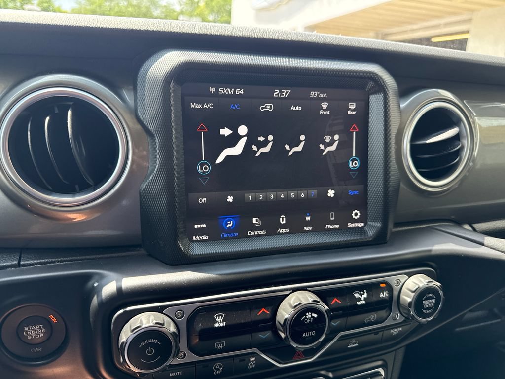 Used 2023 Jeep Wrangler Unlimited Sahara AWD/4WD image 18
