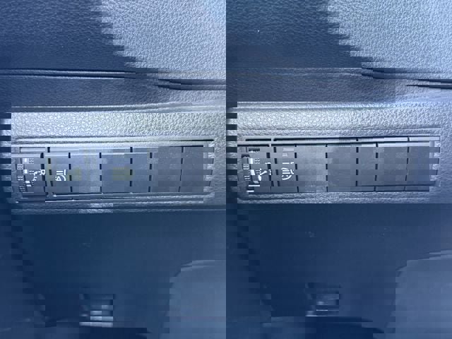 Certified 2025 Toyota Corolla LE image 21