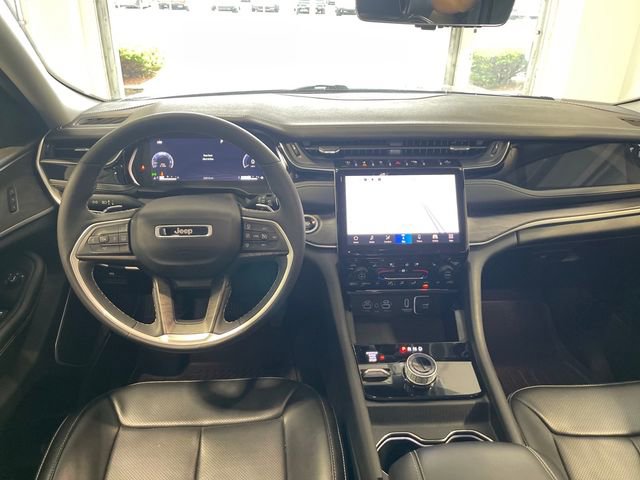 Used 2023 Jeep Grand Cherokee Limited w/ Luxury Tech Group II AWD/4WD image 19