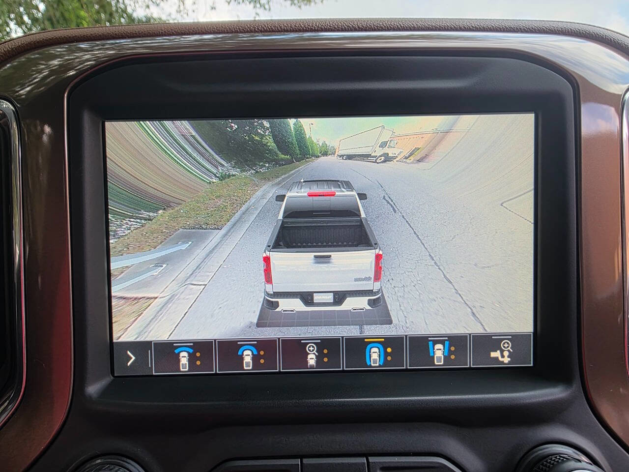 Used 2019 Chevrolet Silverado 1500 High Country w/ Technology Package image 35