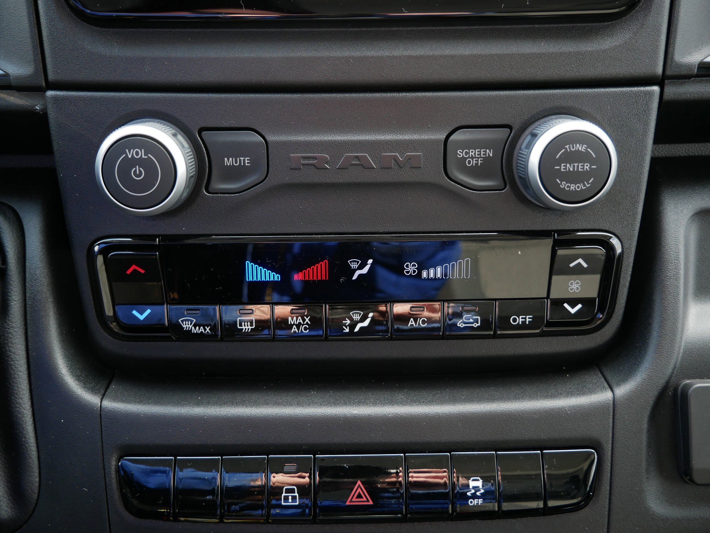 New 2026 RAM ProMaster 1500 w/ Convenience Group image 17