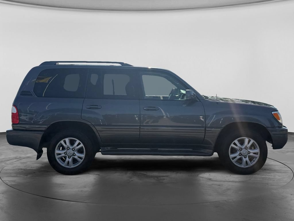 Used 2004 Lexus LX 470 4WD w/ Preferred Accessory Pkg image 11