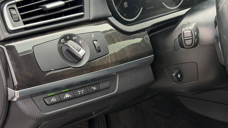 Used 2014 BMW 750Li RWD image 22