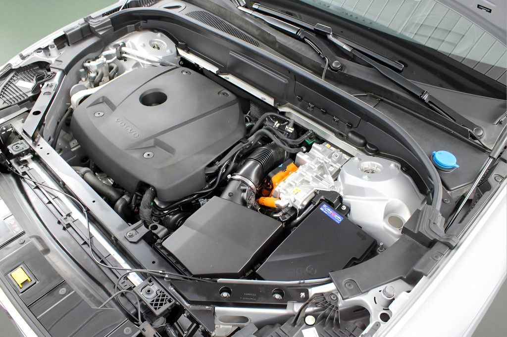 Certified 2023 Volvo XC60 T8 Ultimate image 33