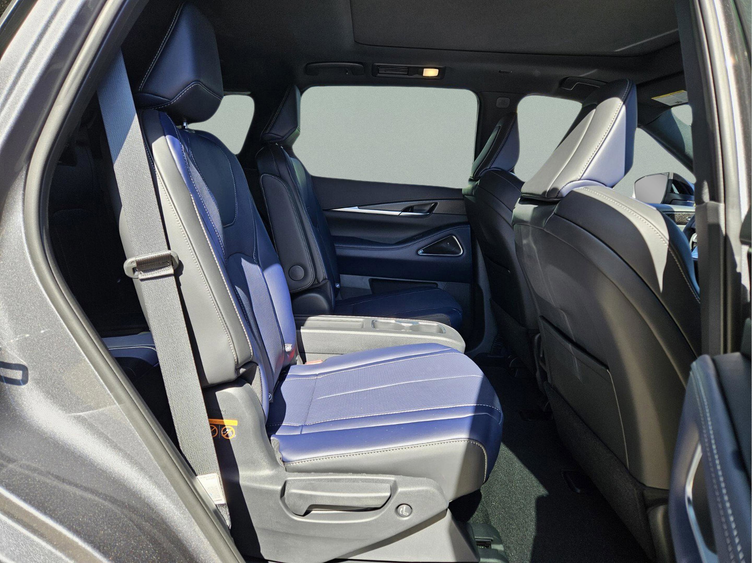 New 2026 INFINITI QX60 Luxe w/ Dark Cargo Package image 17