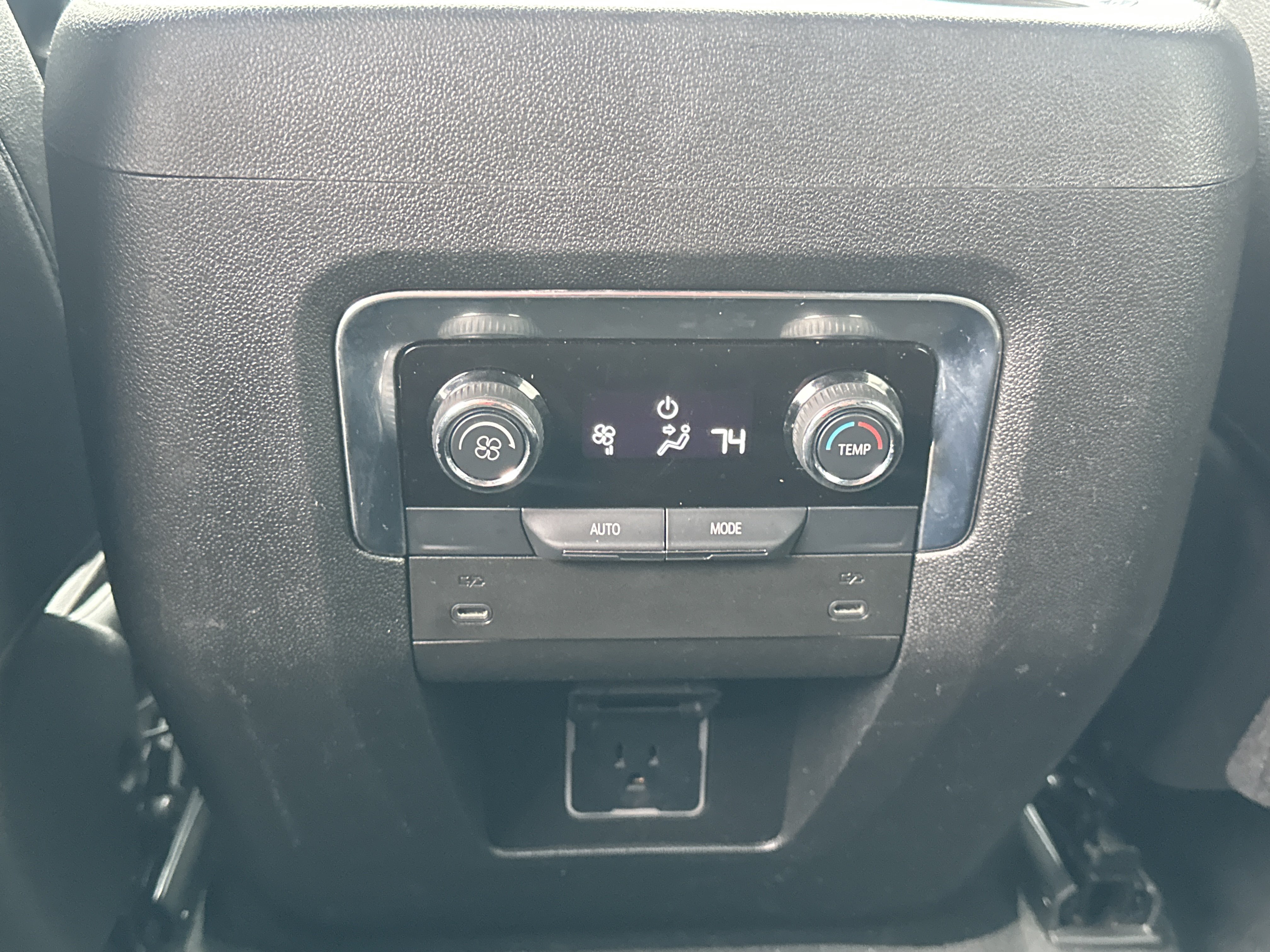 Used 2025 Chevrolet Suburban LT AWD/4WD image 24