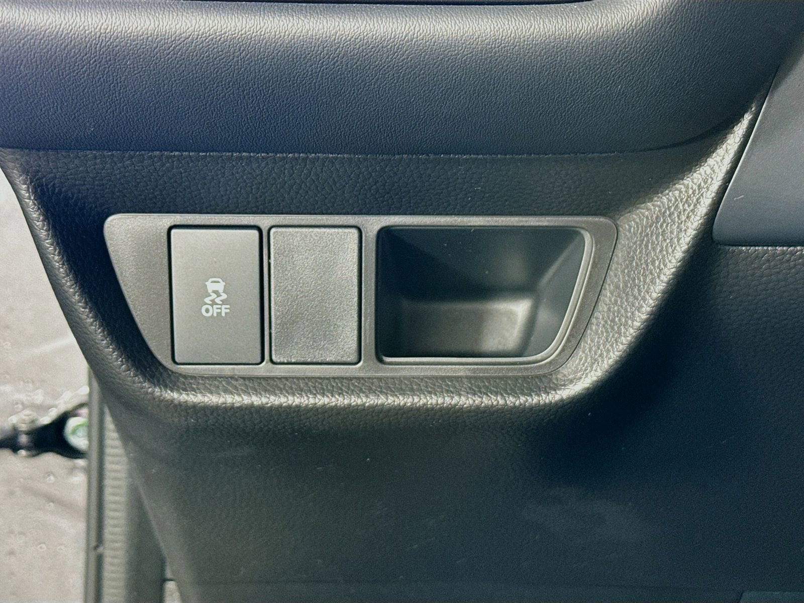 Certified 2026 Honda HR-V LX image 11