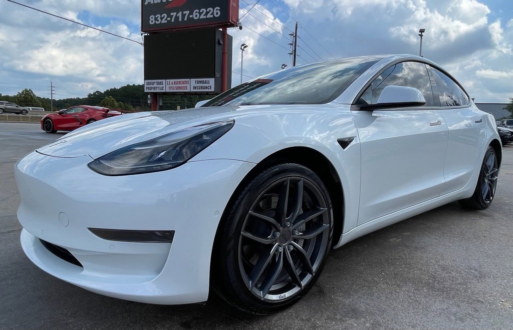 Used 2022 Tesla Model 3 Standard Range image 4