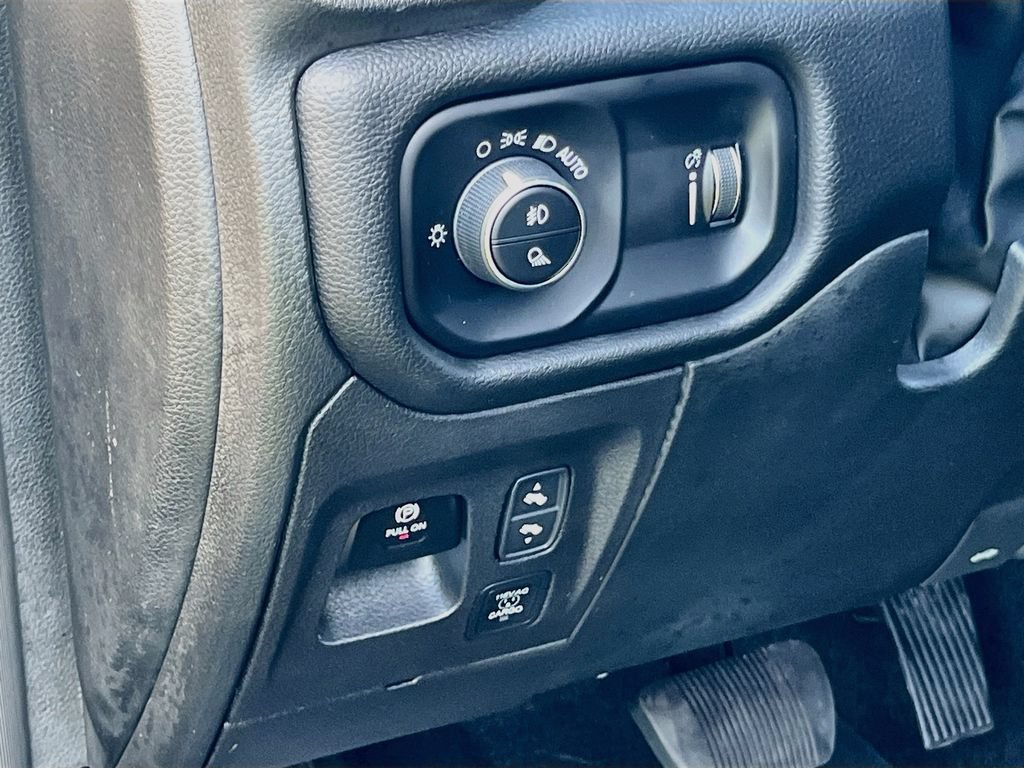 Used 2025 RAM 1500 Big Horn AWD/4WD image 10