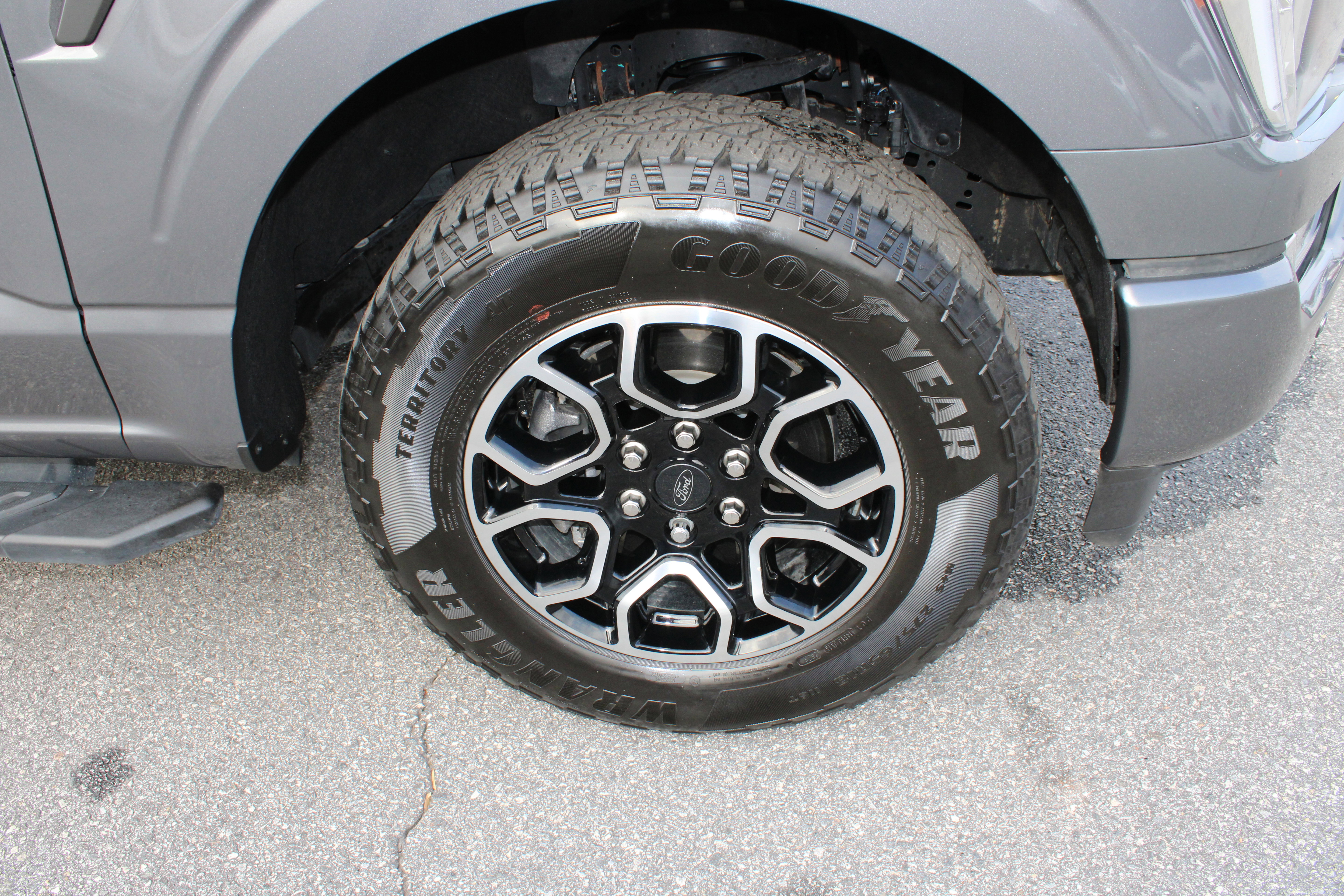 Used 2023 Ford F150 XLT w/ Equipment Group 302A High image 9