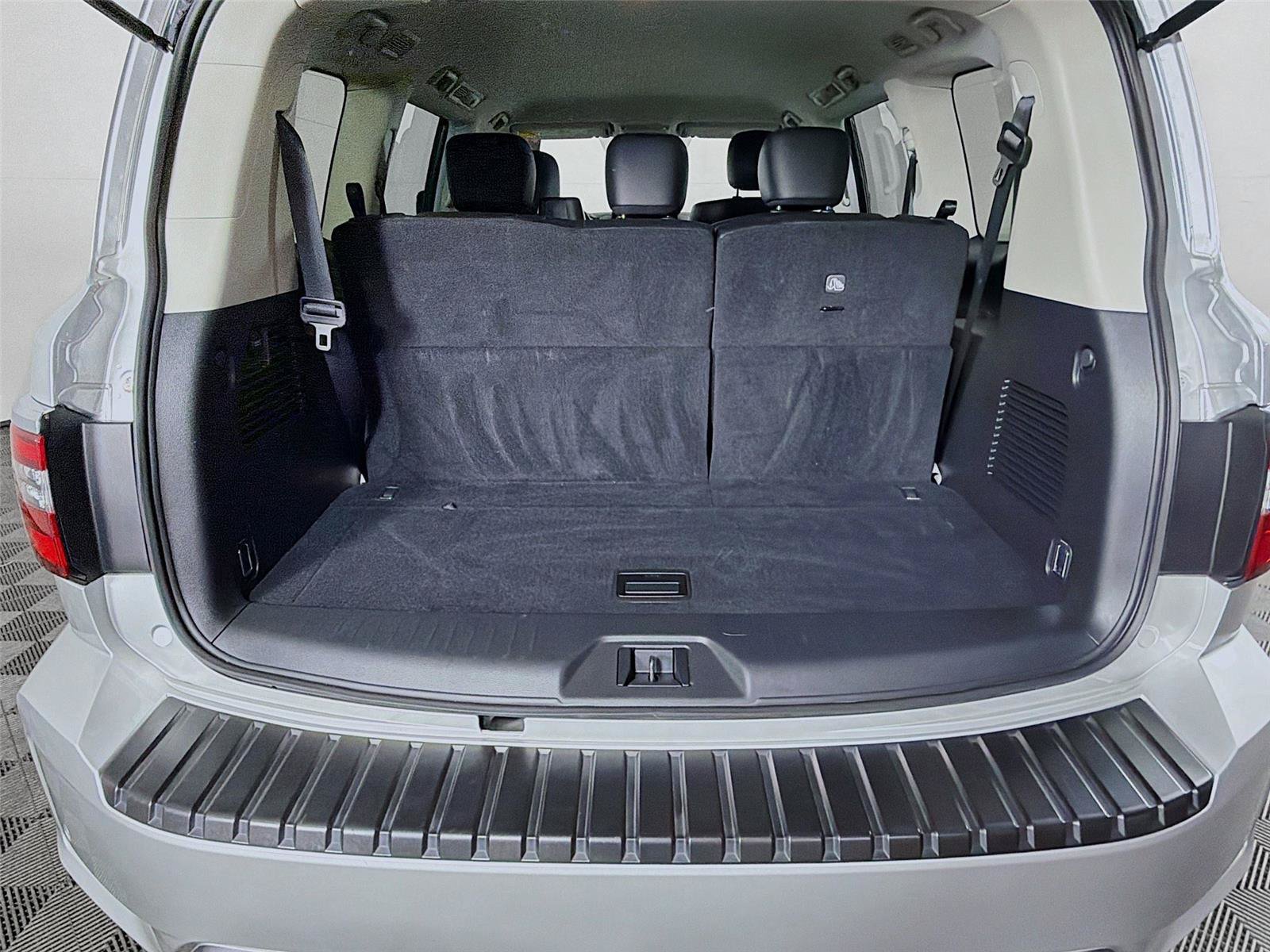 Used 2024 Nissan Armada SV AWD/4WD image 14