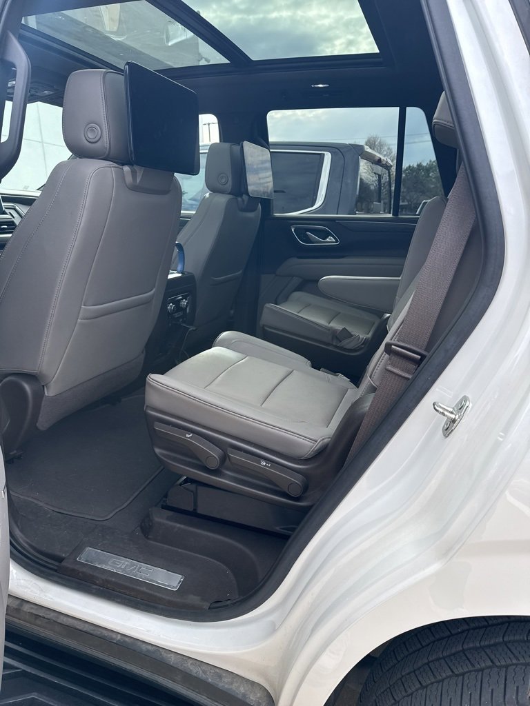 Used 2022 GMC Yukon SLT w/ SLT Luxury Package image 8