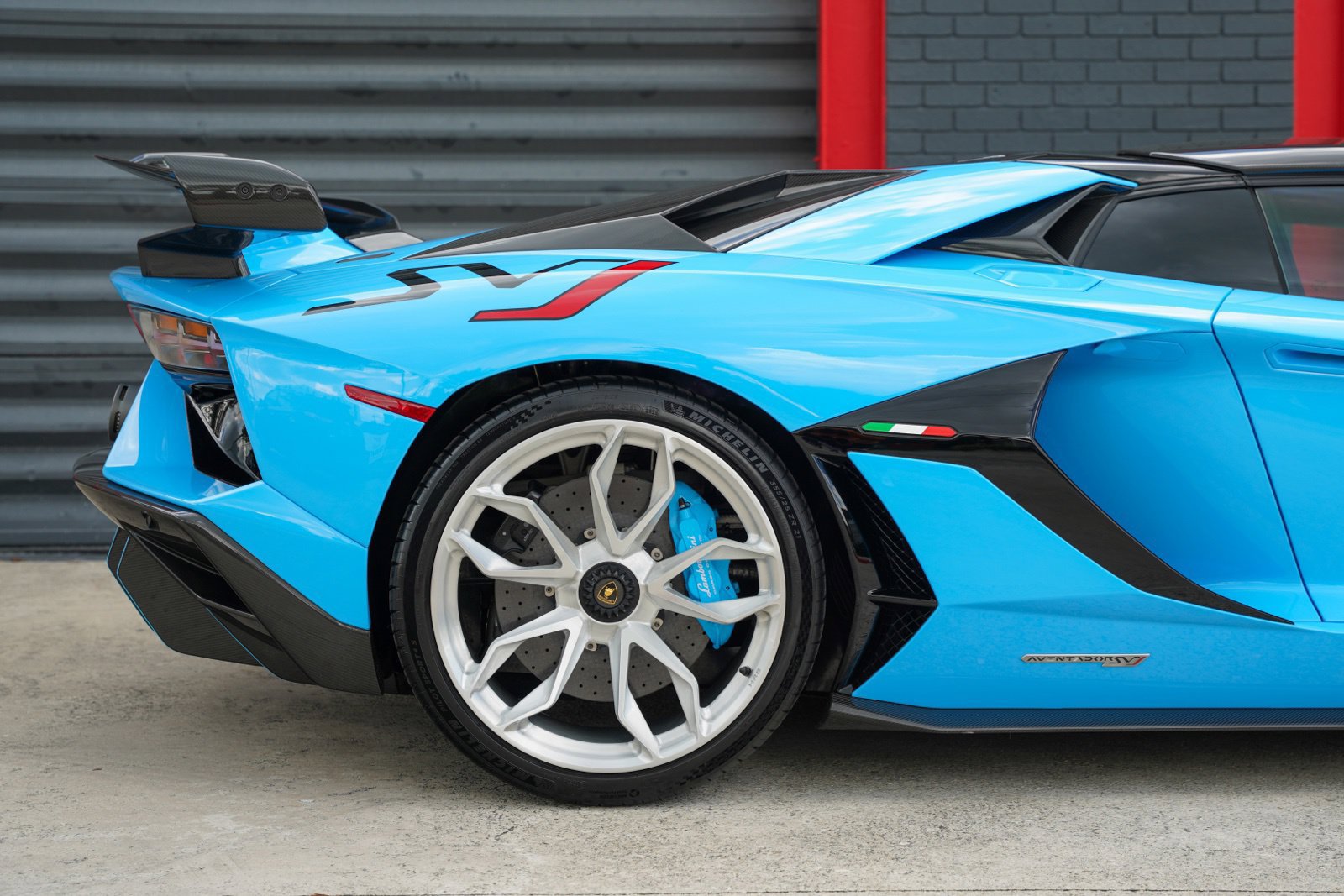 Used 2021 Lamborghini Aventador SVJ AWD/4WD image 33