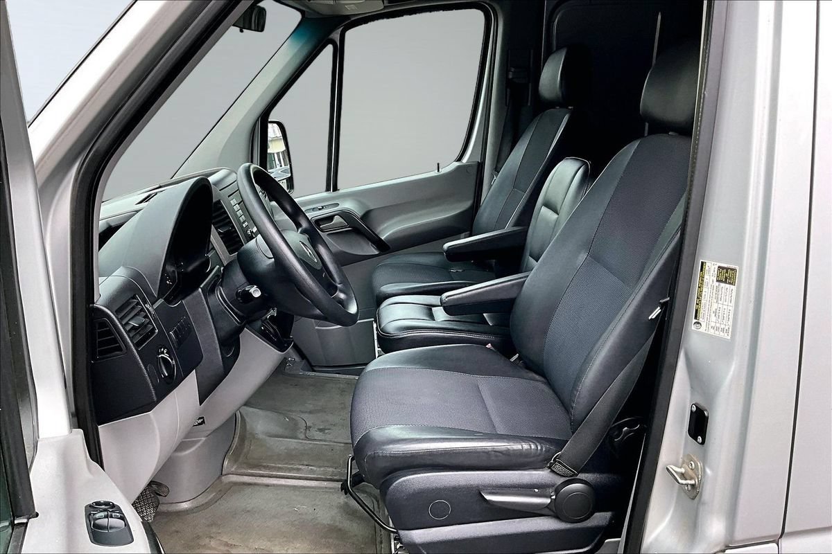 Used 2015 Mercedes-Benz Sprinter 2500 image 10